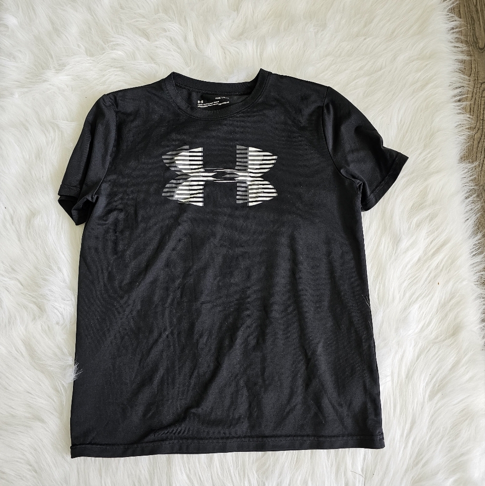 Under Armour boys t-shirt size large